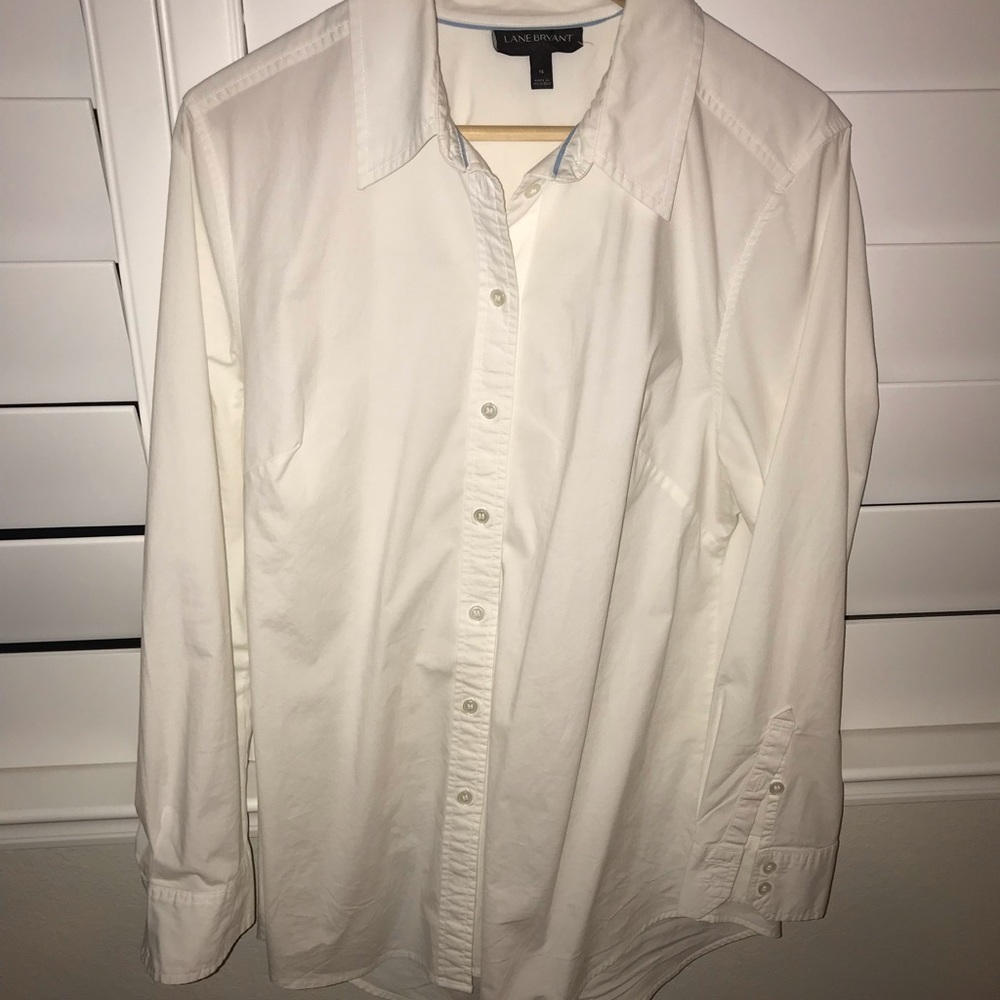 WHITE BUTTON DOWN SHIRT 👚
